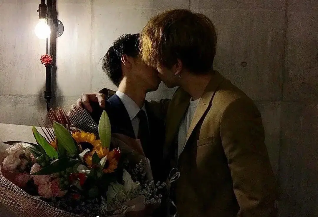 花臂凉太 × 花臂老师：花臂夫妇【1-12全集】1080P超清画质_日剧花臂夫妇高清中字在线观看_花臂老师与凉太的甜蜜爱情故事完整版