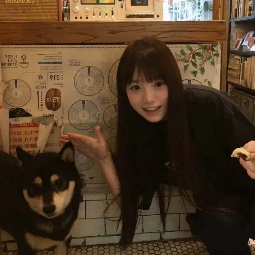 《蕾卡乃華麗且我的女王》-资源截图