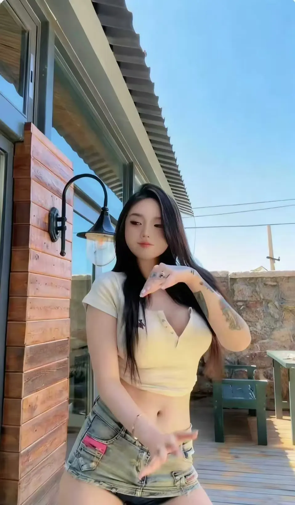 《Meena 成美男》全集中文未删减版-高清1080P在线免费看-网盘下载无广告资源-Meena 成美男全集完整版